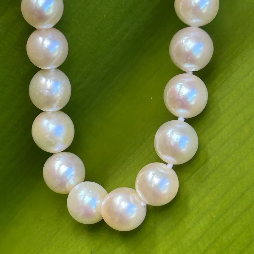 Vintage 14K yellow good clasp
8.50MM Tasaki 21” Cultured Akoya Pearl Necklace - Picture 2 of 15